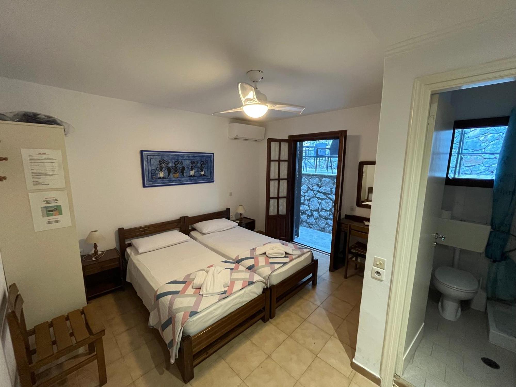 Villa Perris Studios Kassiopi Ngoại thất bức ảnh